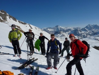  Skiing on the Crete du Genepy
